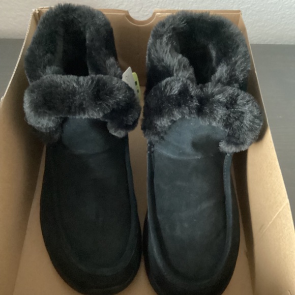 SKECHERS Women's On the Go Glacial Ultra - Moccasin Toe Winter Boots - Picture 12 of 12